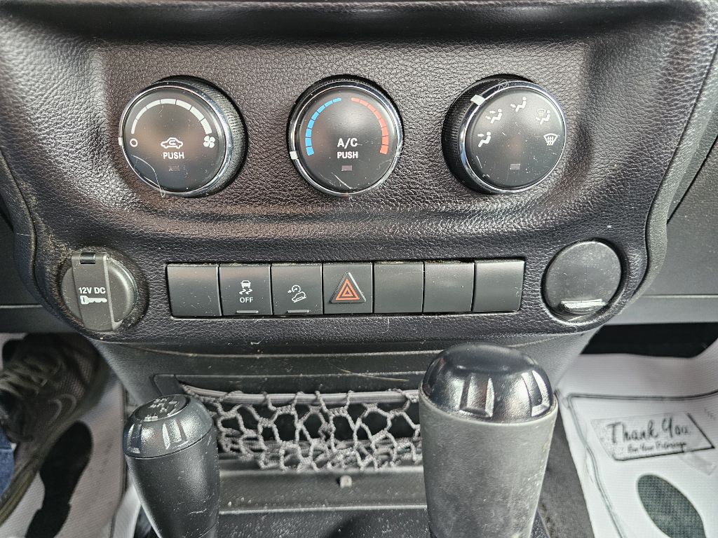 Photo 20 of this JEEP WRANGLER