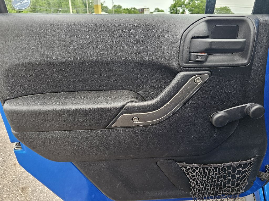 Photo 19 of this JEEP WRANGLER