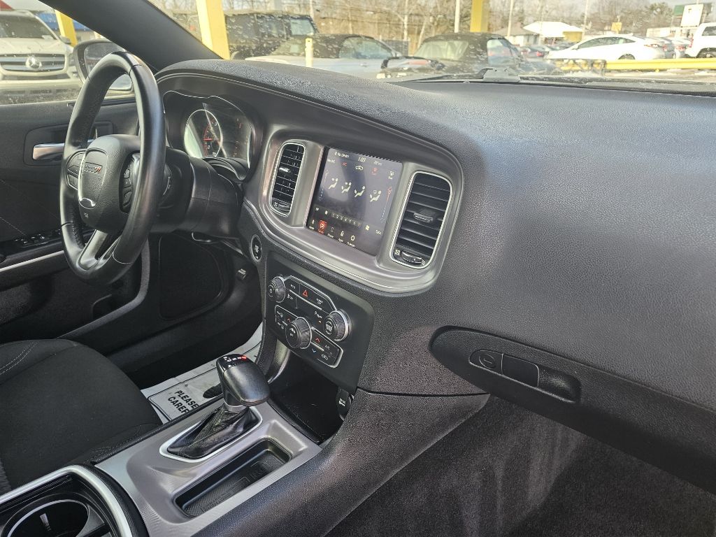 Photo 38 of this DODGE CHARGER SXT