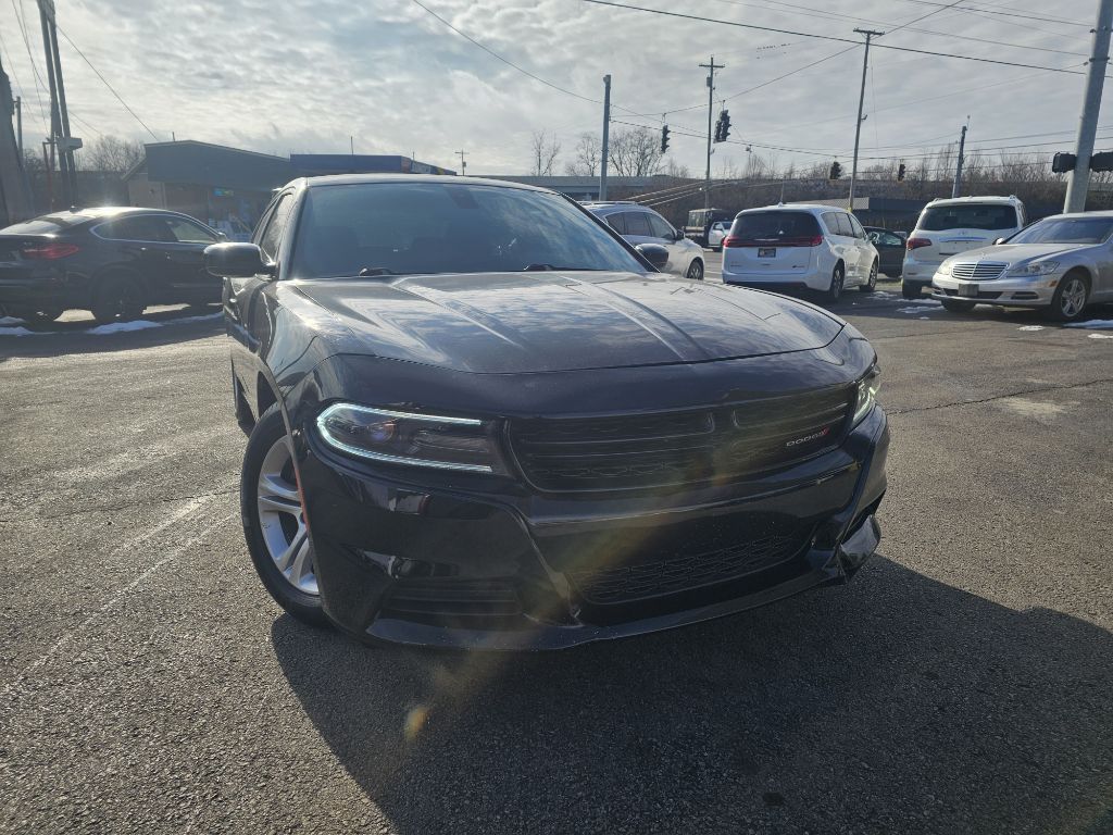 Photo 2 of this DODGE CHARGER SXT