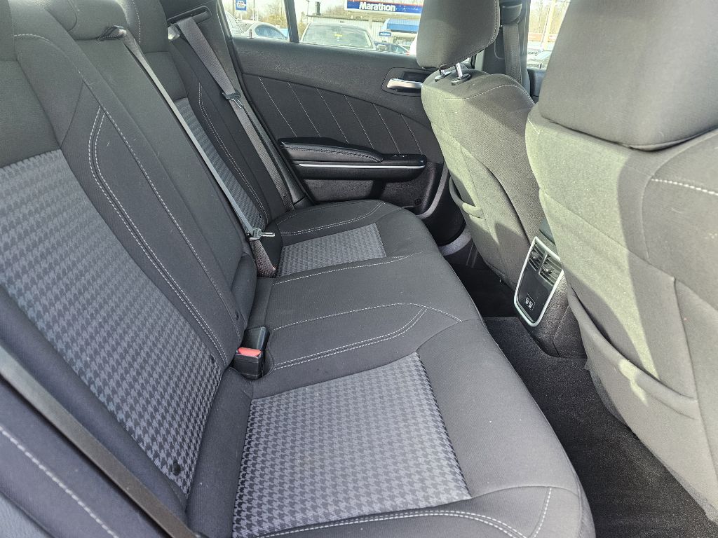 Photo 34 of this DODGE CHARGER SXT