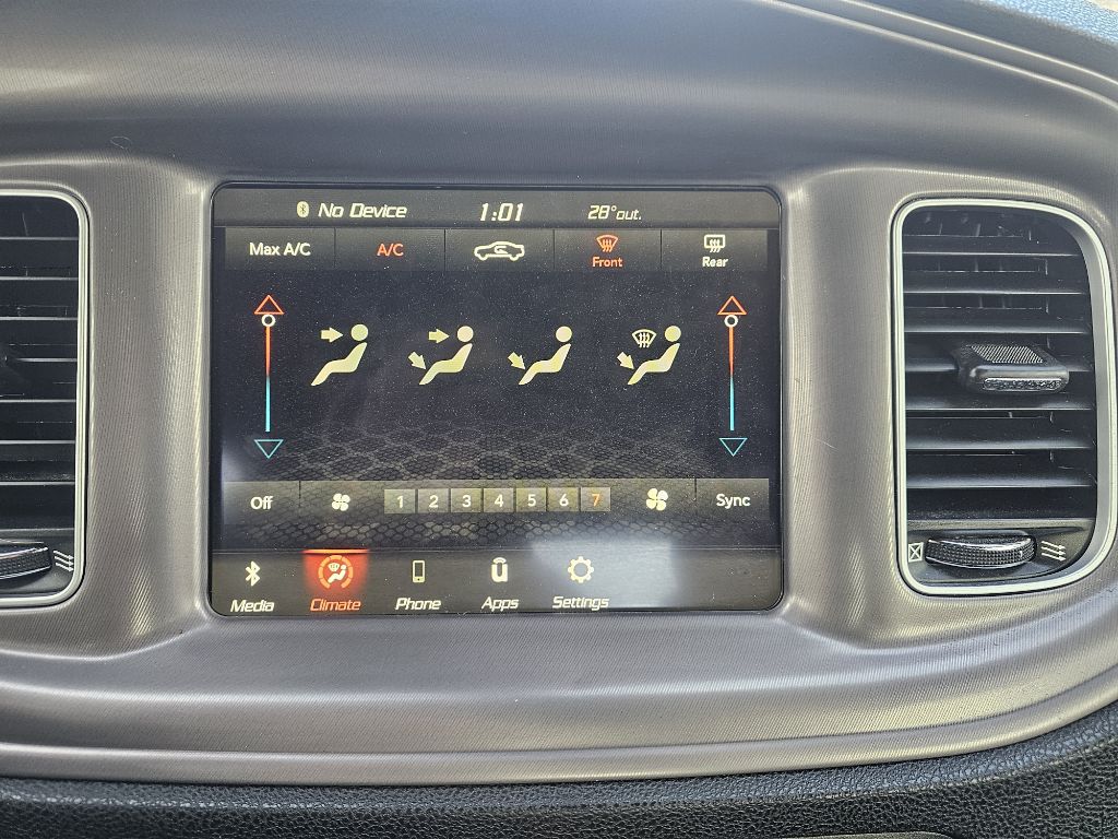 Photo 22 of this DODGE CHARGER SXT