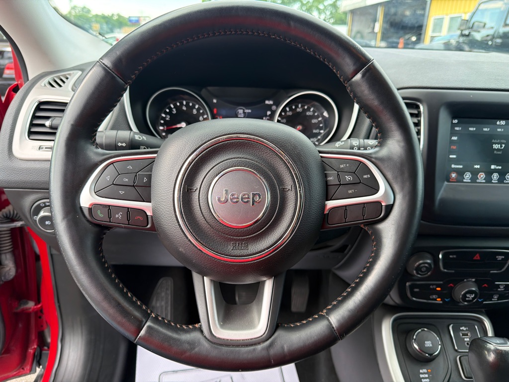 Photo 34 of this JEEP COMPASS LATITUD
