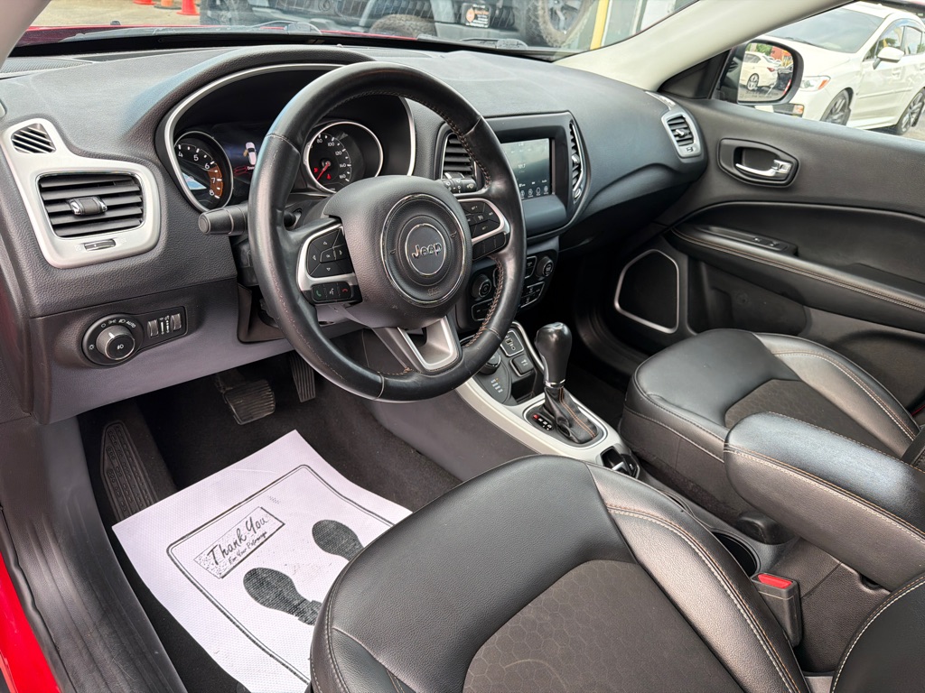 Photo 19 of this JEEP COMPASS LATITUD