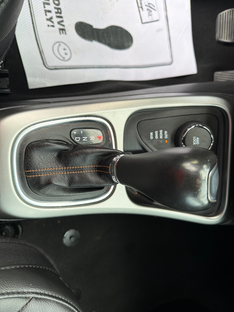 Photo 41 of this JEEP COMPASS LATITUD