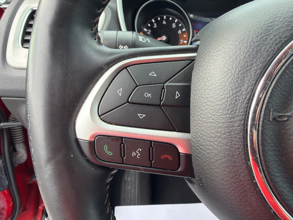 Photo 36 of this JEEP COMPASS LATITUD