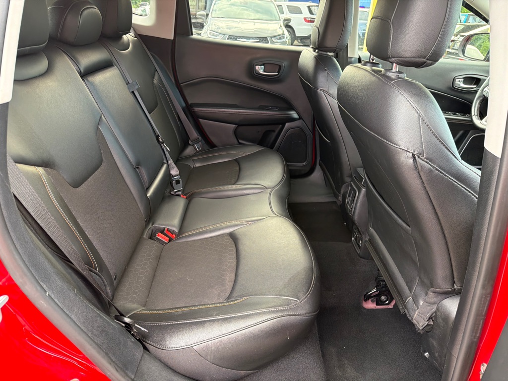 Photo 26 of this JEEP COMPASS LATITUD