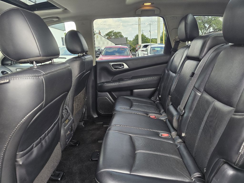 Photo 32 of this NISSAN PATHFINDER