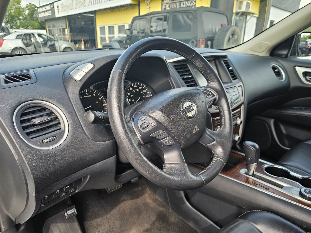 Photo 19 of this NISSAN PATHFINDER