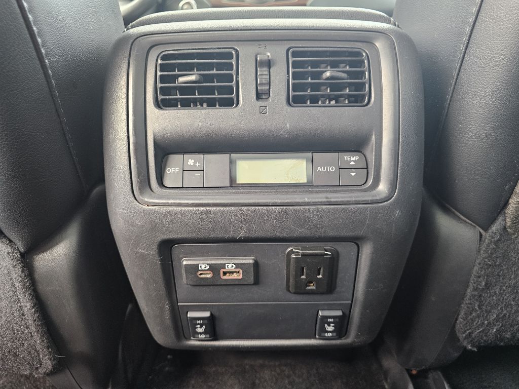 Photo 37 of this NISSAN PATHFINDER