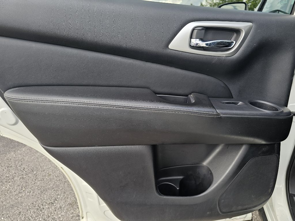 Photo 40 of this NISSAN PATHFINDER