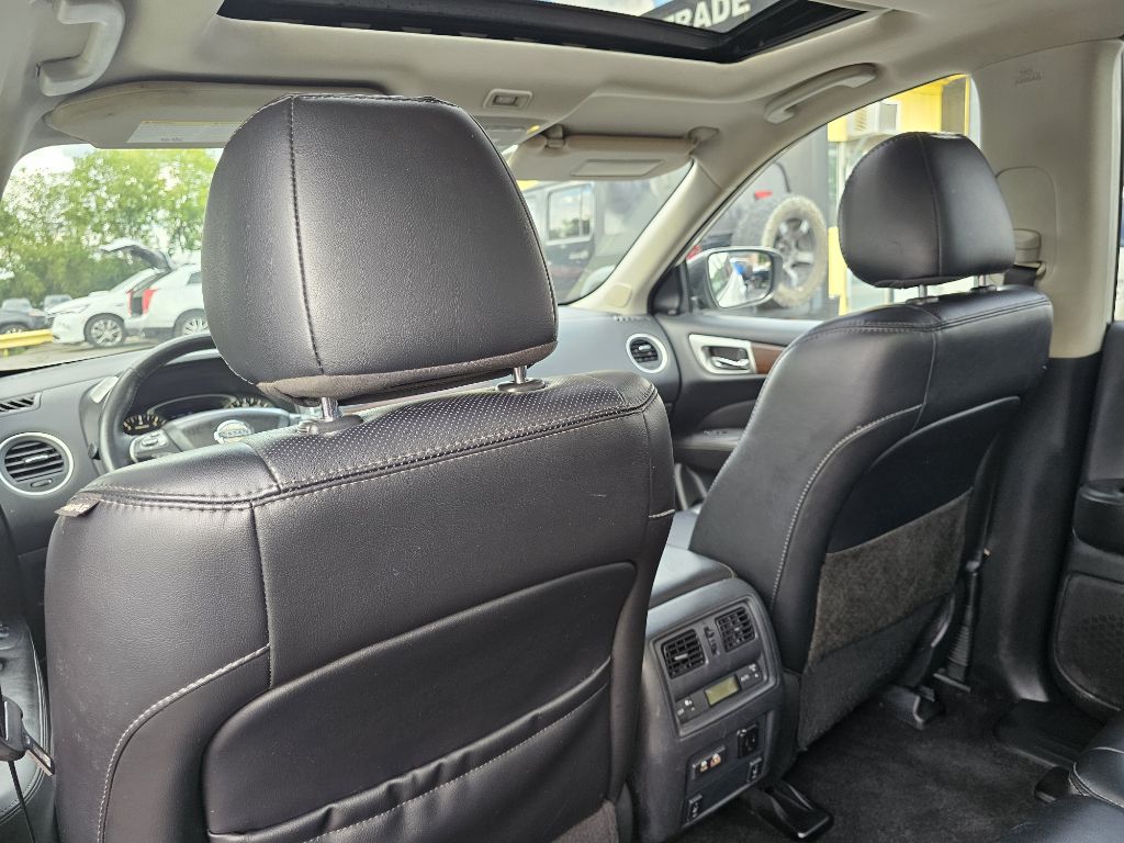 Photo 34 of this NISSAN PATHFINDER