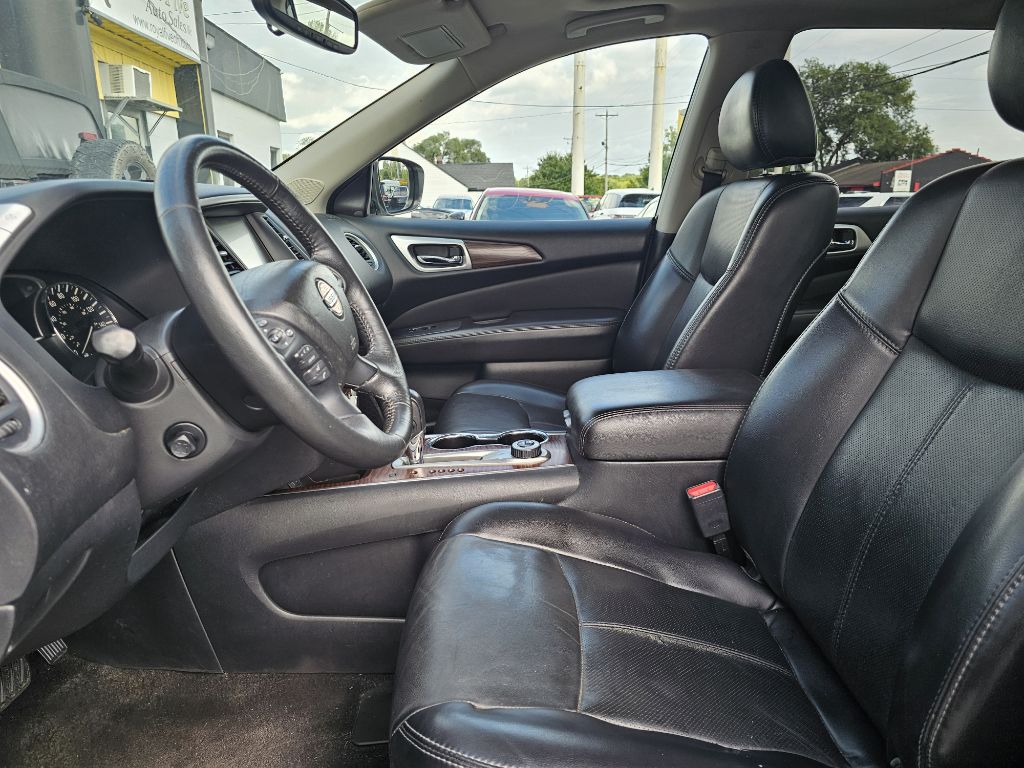 Photo 17 of this NISSAN PATHFINDER