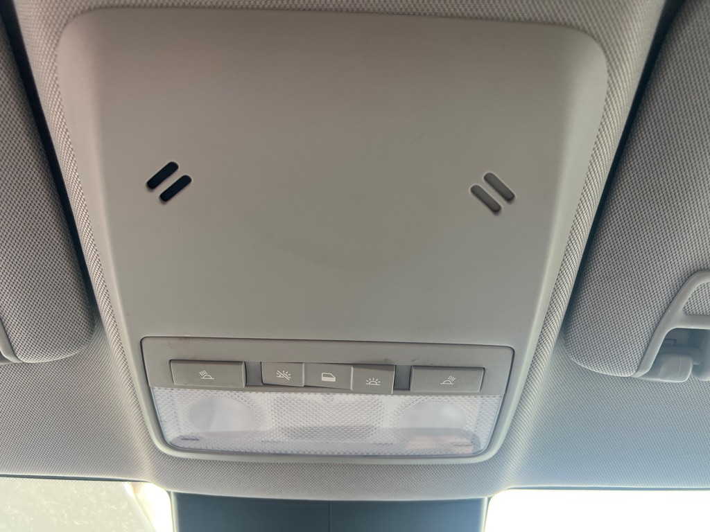 Photo 43 of this CHEVROLET TRAX LT