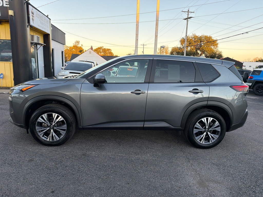 Photo 12 of this NISSAN ROGUE SV