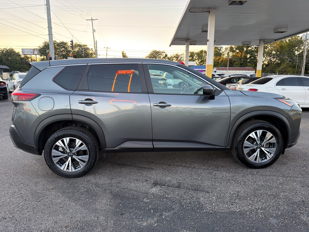 Photo 19 of this NISSAN ROGUE SV