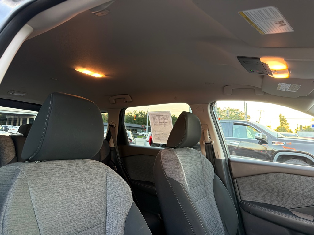 Photo 36 of this NISSAN ROGUE SV