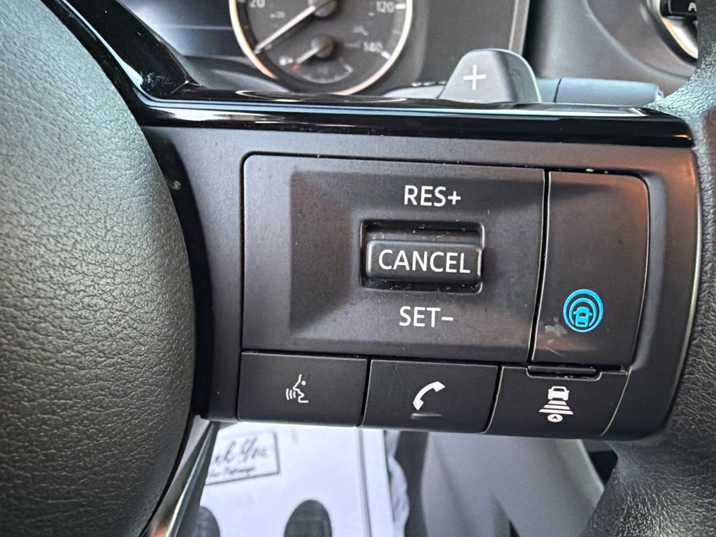 Photo 40 of this NISSAN ROGUE SV