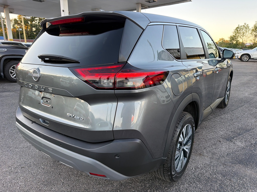 Photo 16 of this NISSAN ROGUE SV