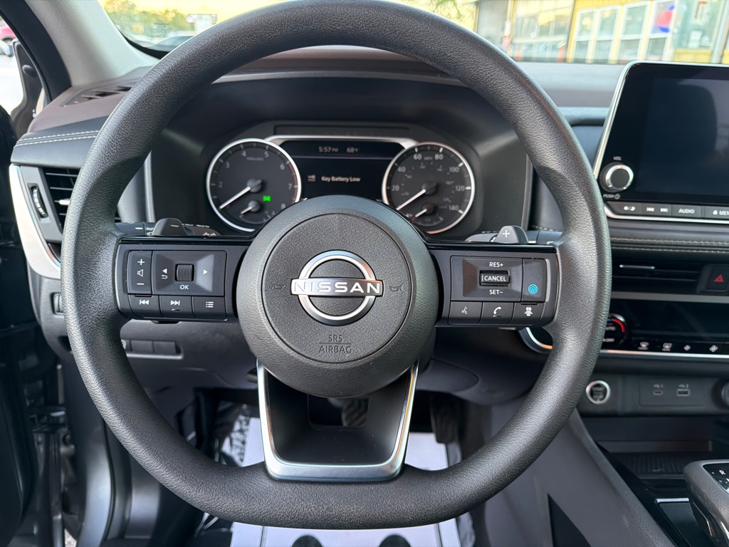 Photo 39 of this NISSAN ROGUE SV