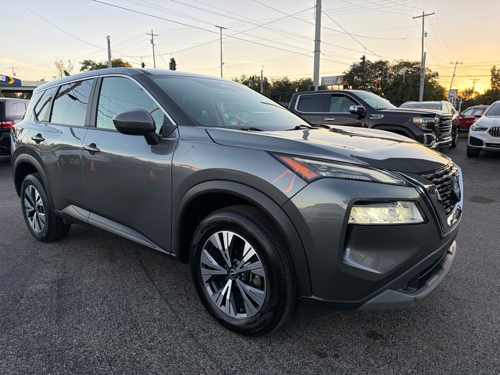 Photo 21 of this NISSAN ROGUE SV