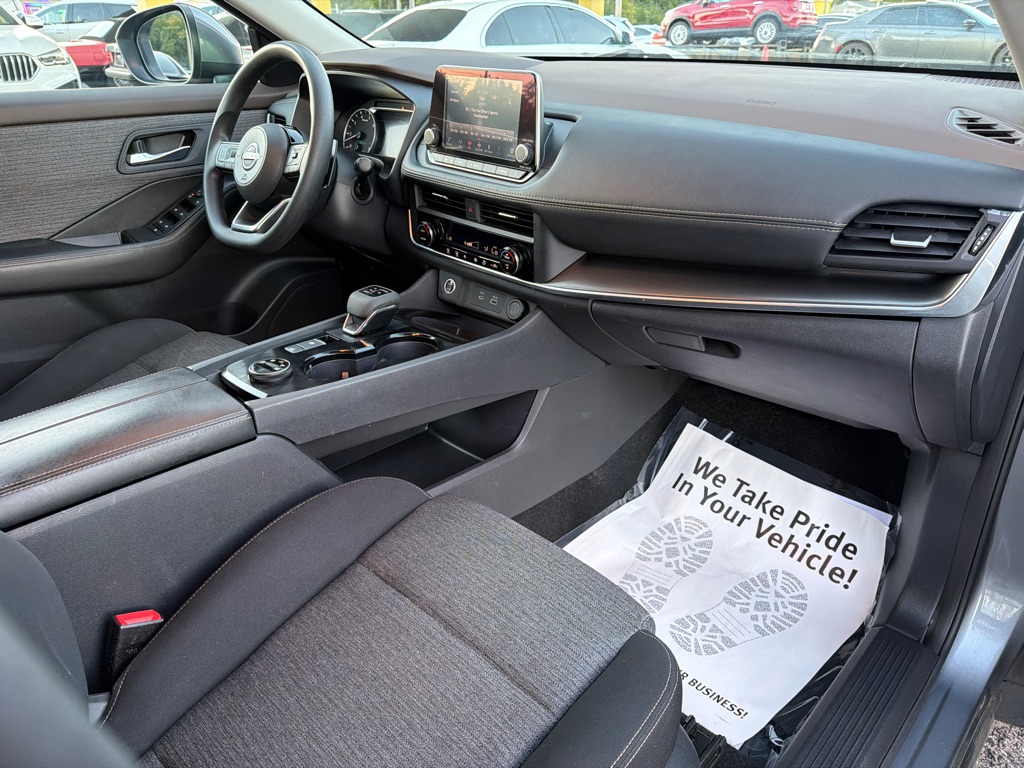 Photo 34 of this NISSAN ROGUE SV