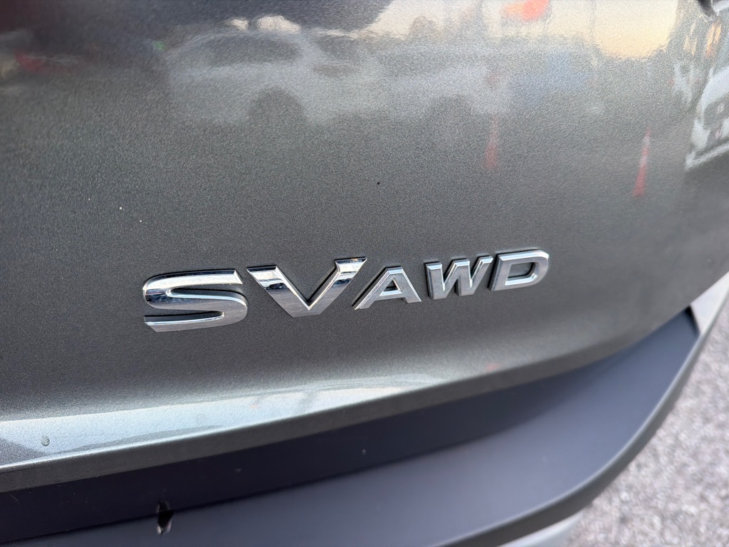 Photo 25 of this NISSAN ROGUE SV