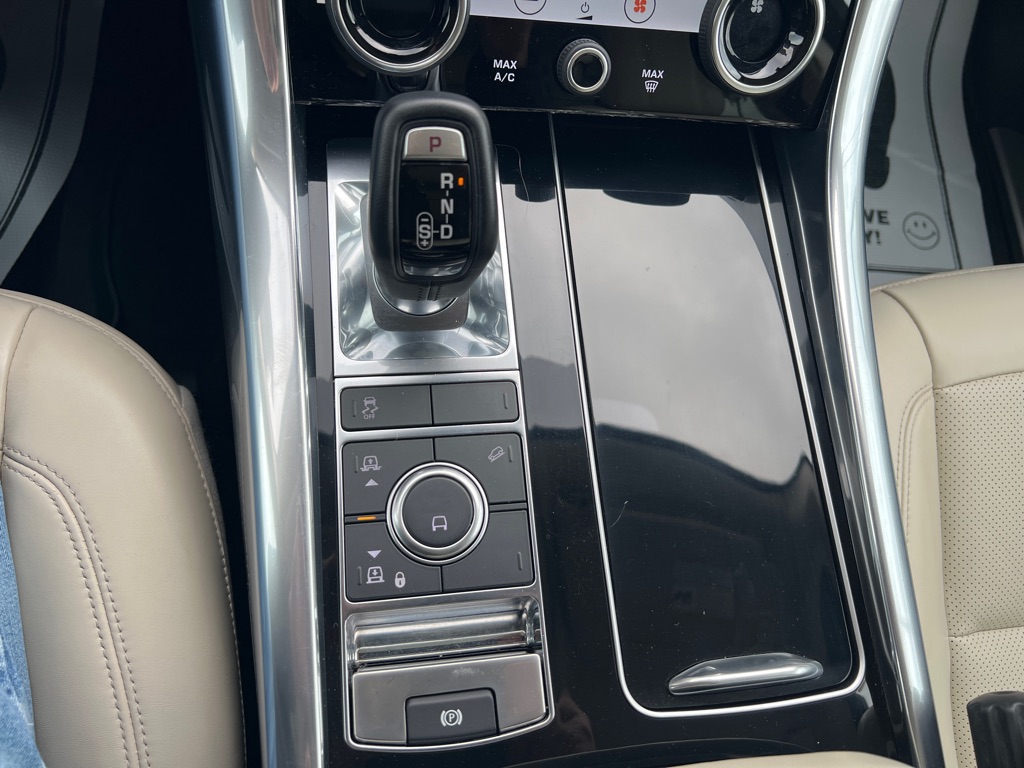 Photo 46 of this LAND ROVER RANGE ROVER SPO