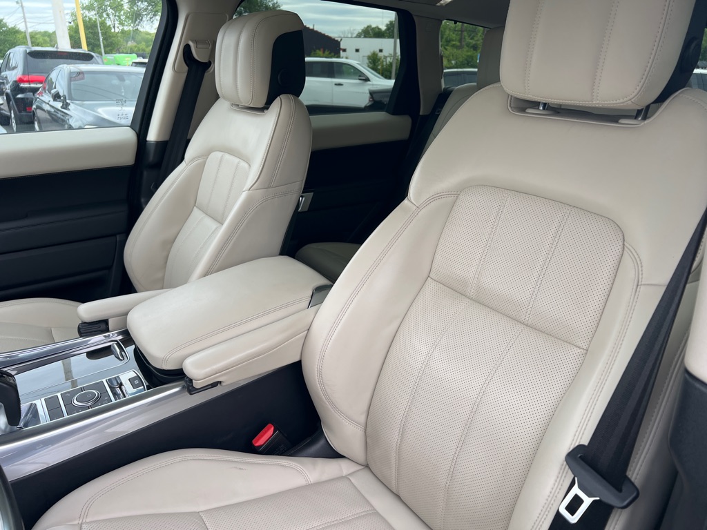Photo 15 of this LAND ROVER RANGE ROVER SPO