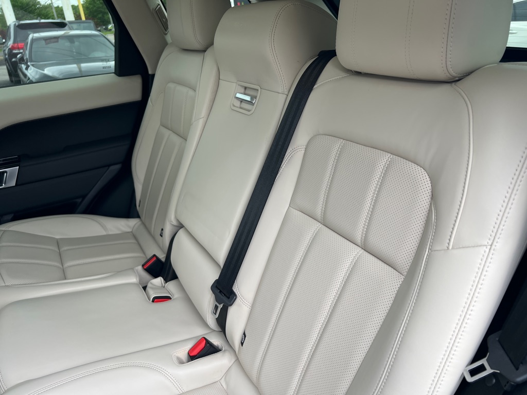 Photo 23 of this LAND ROVER RANGE ROVER SPO
