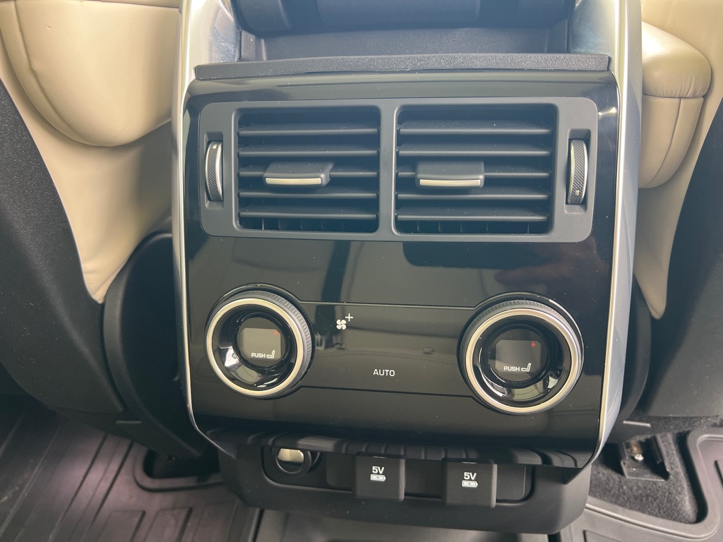 Photo 30 of this LAND ROVER RANGE ROVER SPO