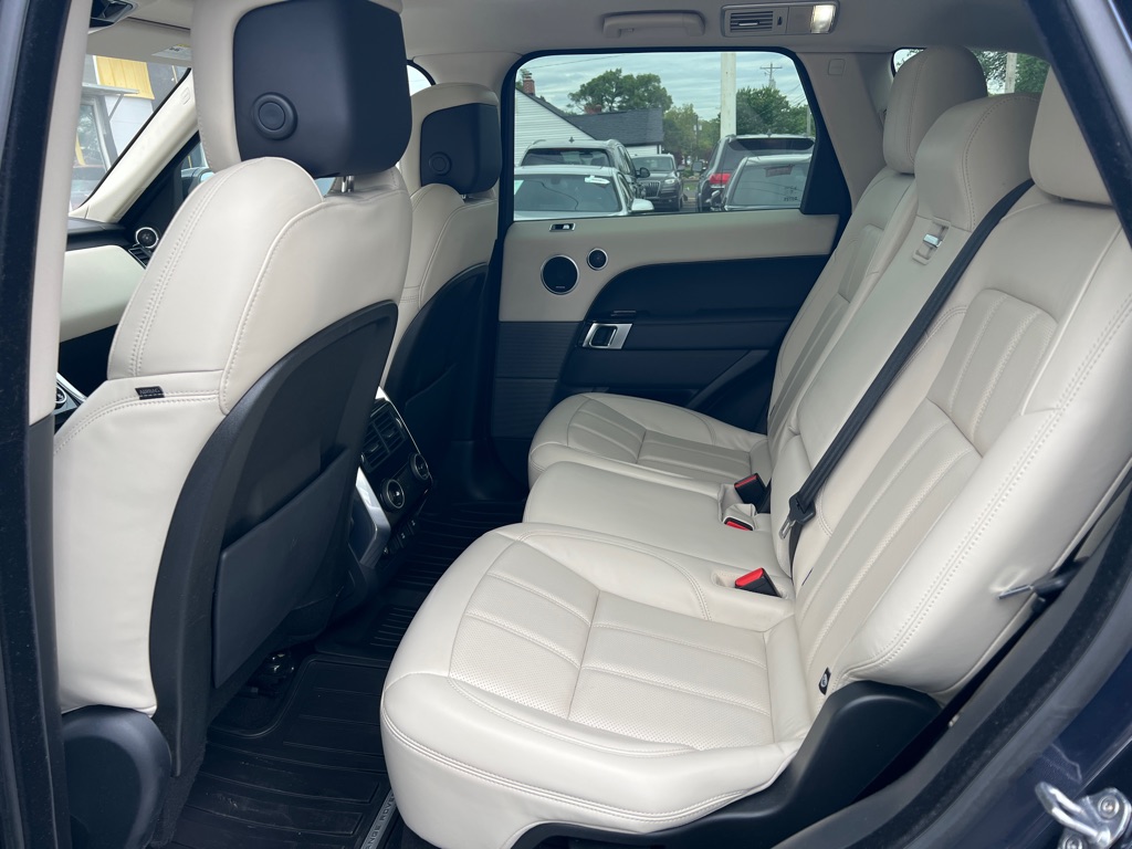 Photo 22 of this LAND ROVER RANGE ROVER SPO