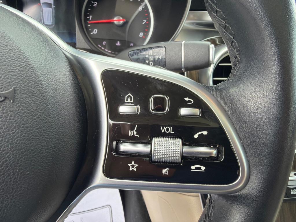 Photo 45 of this MERCEDES-BENZ GLC 300 4MATIC