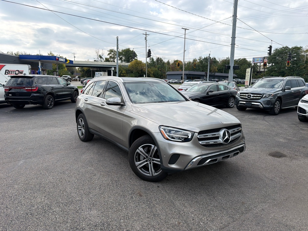 Photo 2 of this MERCEDES-BENZ GLC 300 4MATIC