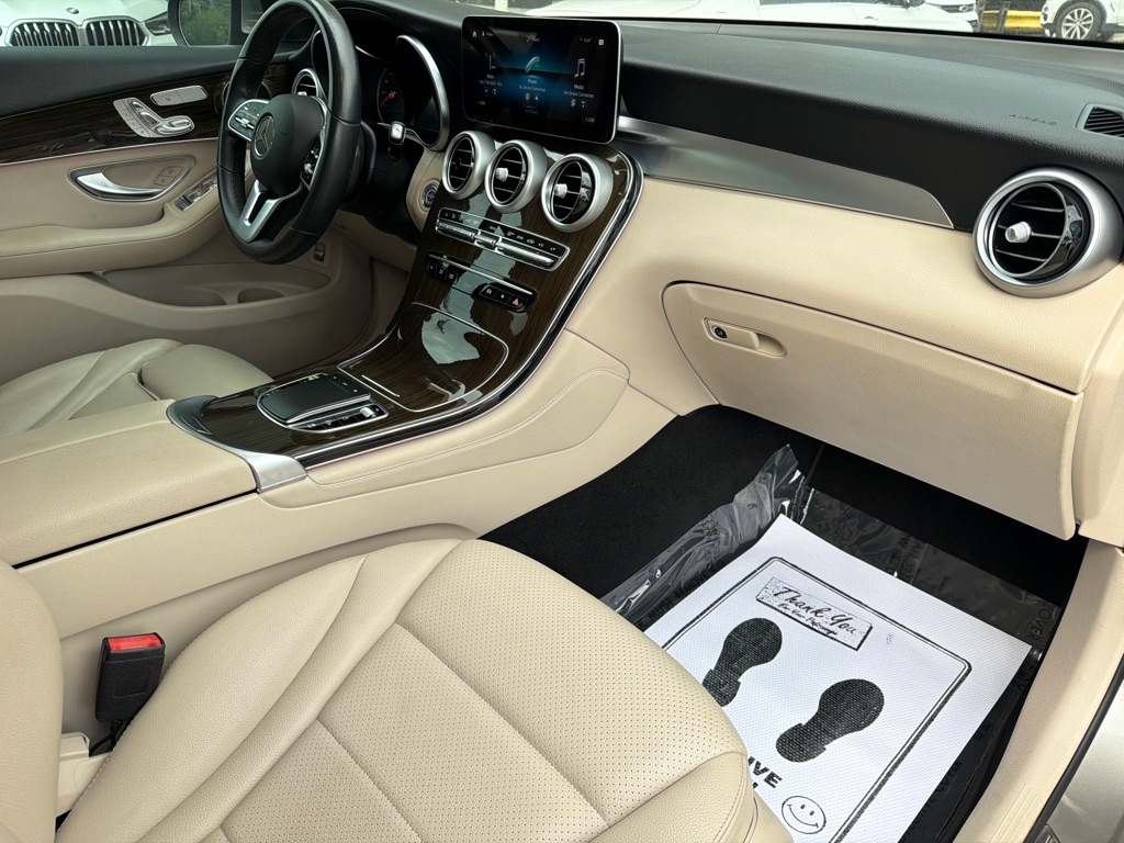 Photo 43 of this MERCEDES-BENZ GLC 300 4MATIC