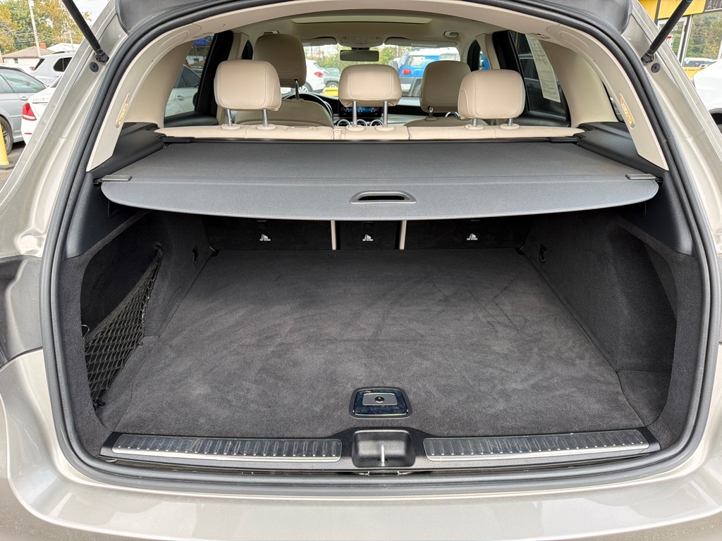Photo 37 of this MERCEDES-BENZ GLC 300 4MATIC