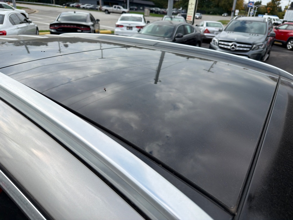 Photo 24 of this MERCEDES-BENZ GLC 300 4MATIC