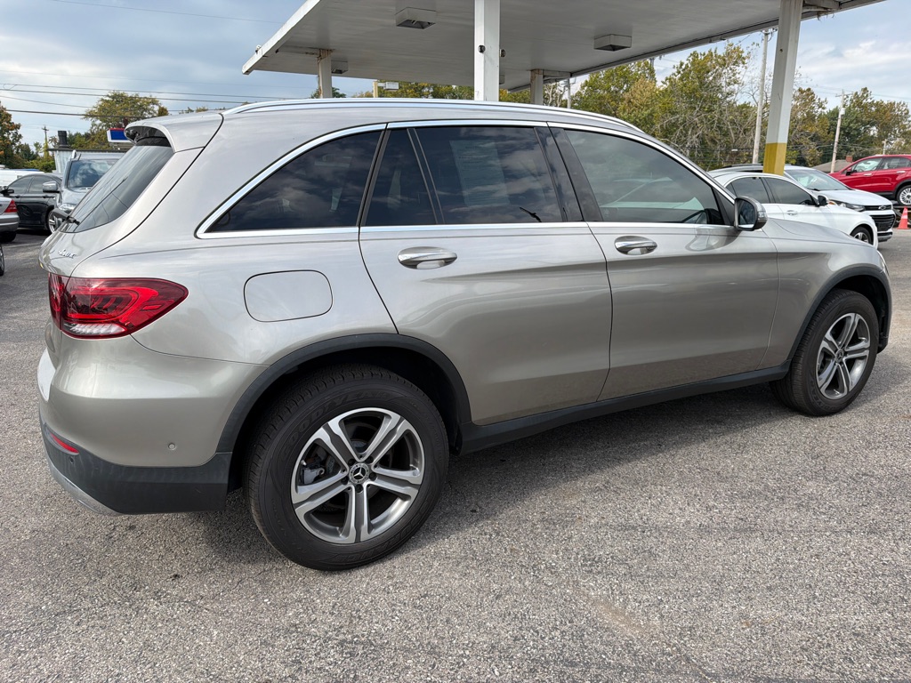 Photo 15 of this MERCEDES-BENZ GLC 300 4MATIC