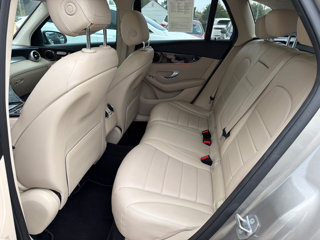 Photo 35 of this MERCEDES-BENZ GLC 300 4MATIC