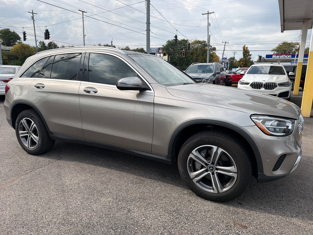 Photo 17 of this MERCEDES-BENZ GLC 300 4MATIC