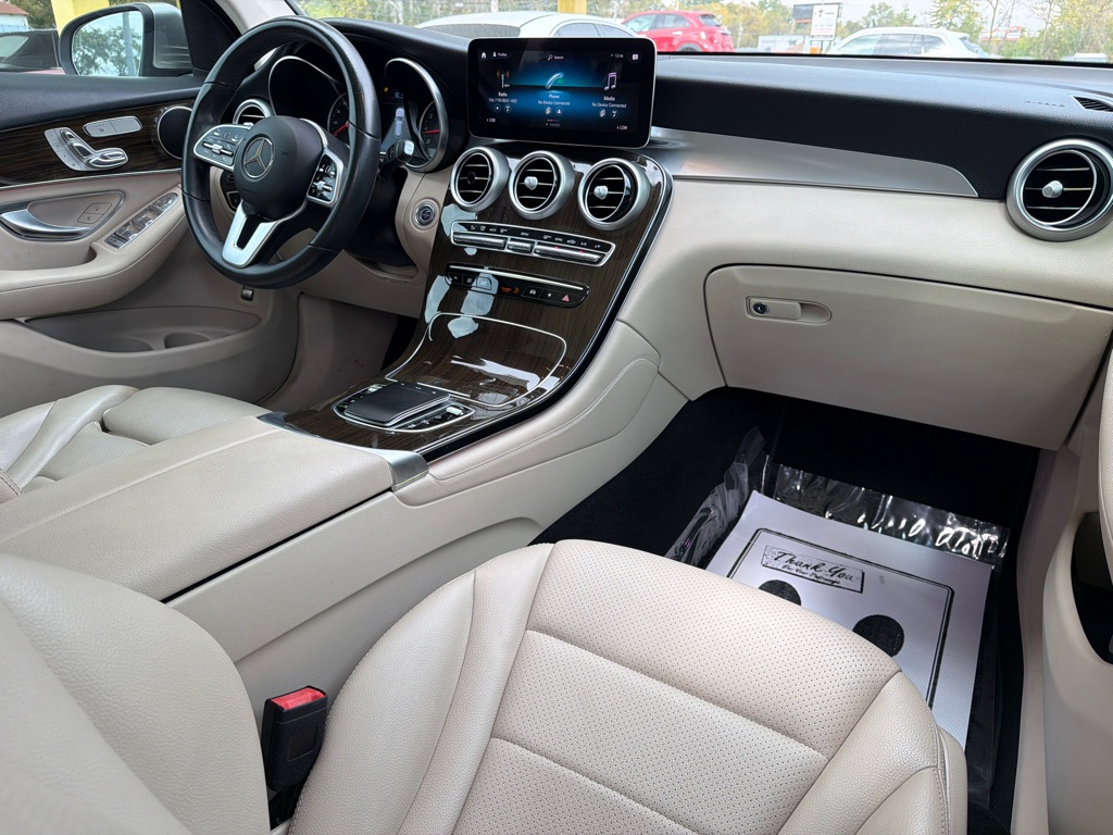 Photo 40 of this MERCEDES-BENZ GLC 300 4MATIC