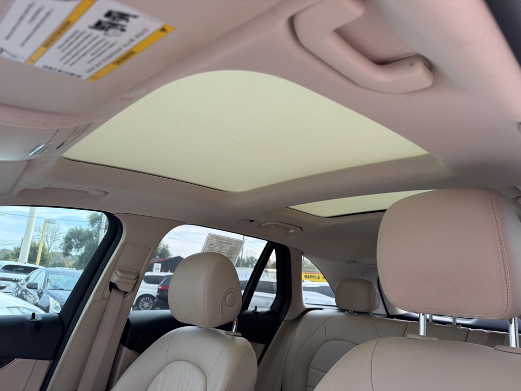 Photo 31 of this MERCEDES-BENZ GLC 300 4MATIC