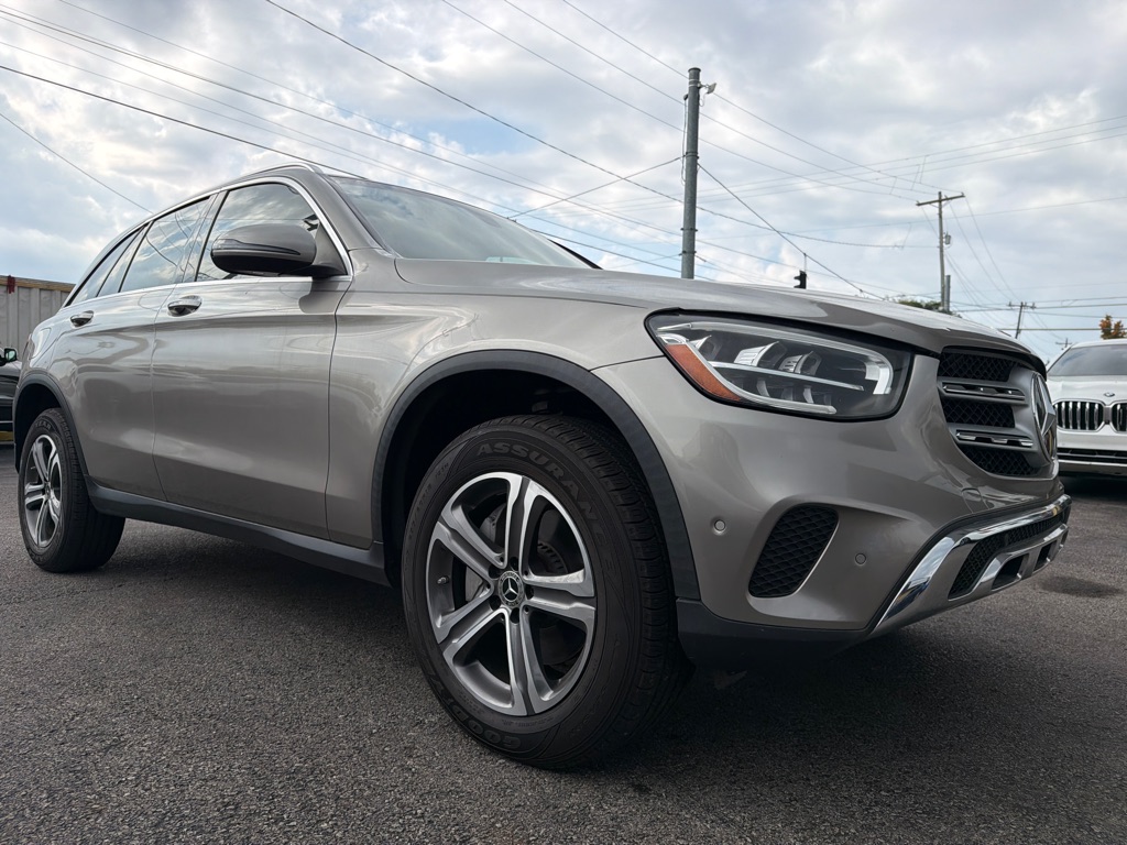 Photo 60 of this MERCEDES-BENZ GLC 300 4MATIC