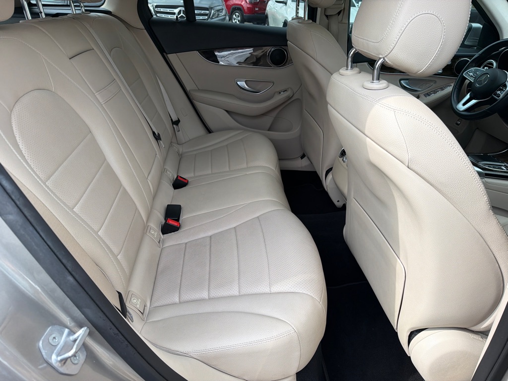 Photo 39 of this MERCEDES-BENZ GLC 300 4MATIC