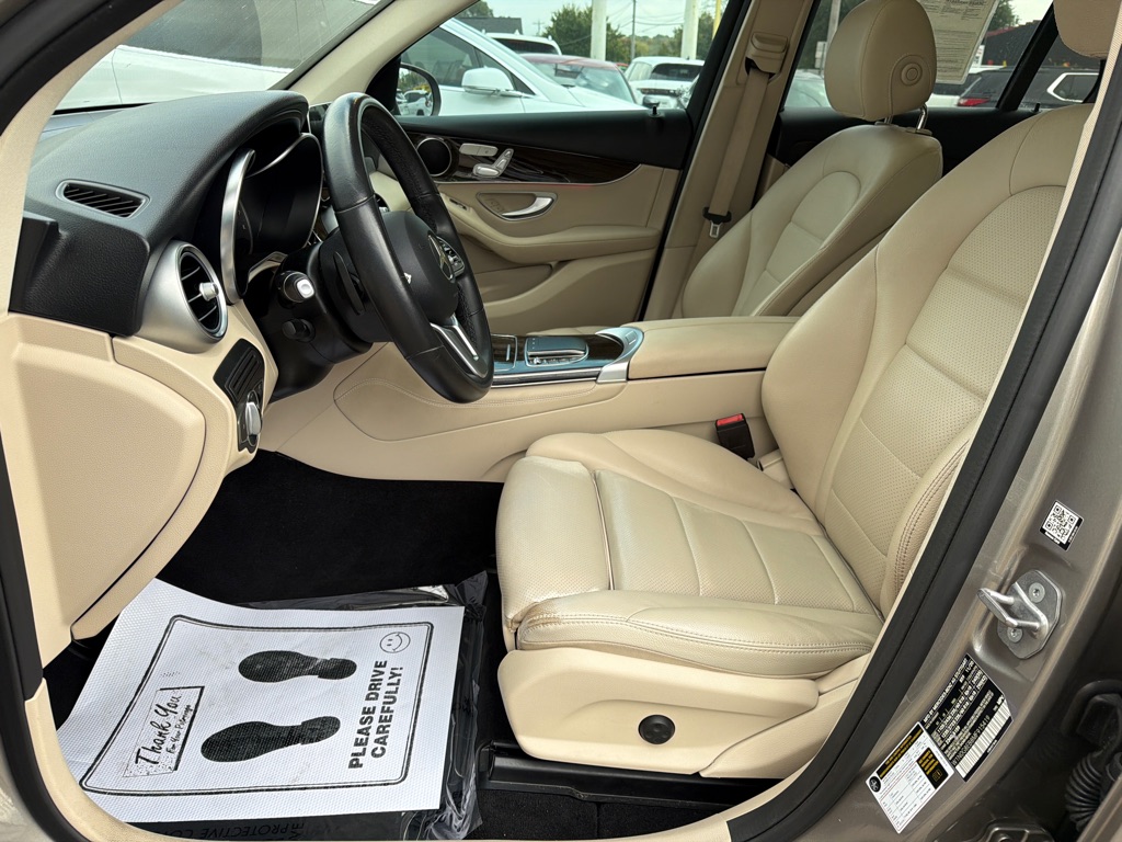Photo 28 of this MERCEDES-BENZ GLC 300 4MATIC