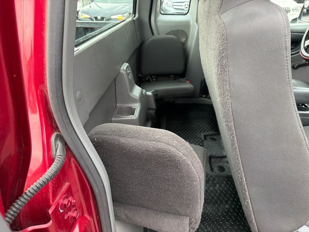 Photo 33 of this FORD RANGER