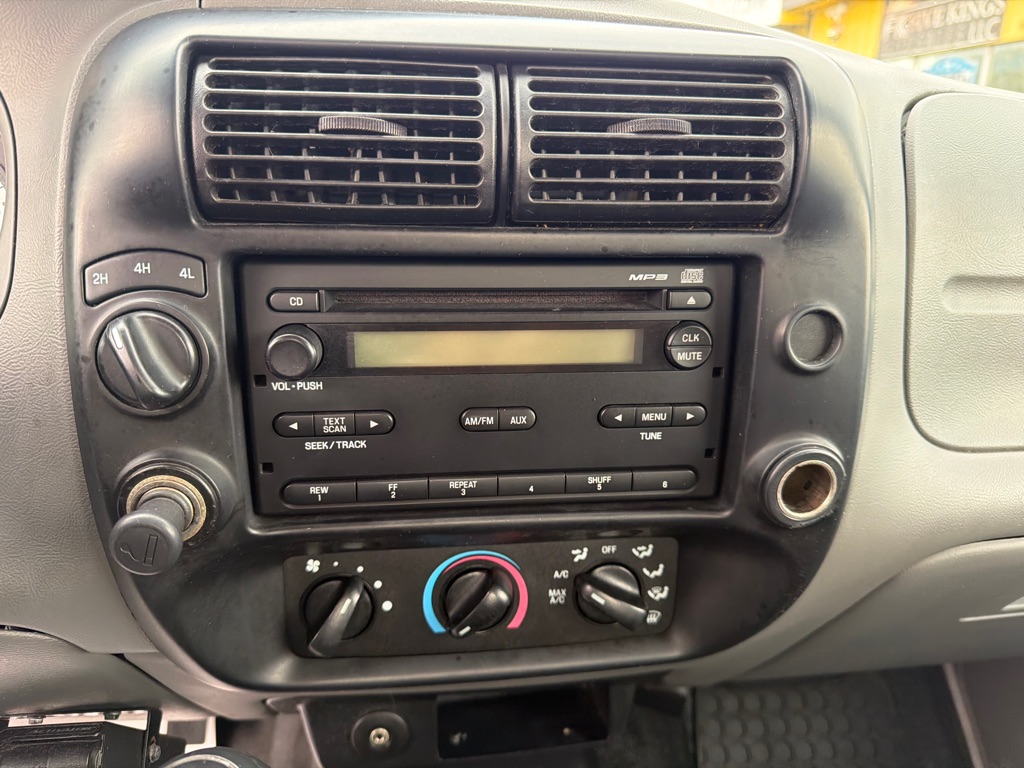 Photo 37 of this FORD RANGER