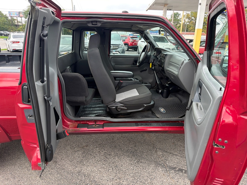 Photo 32 of this FORD RANGER