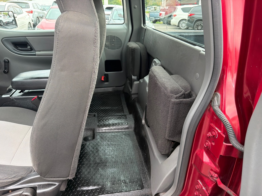 Photo 27 of this FORD RANGER