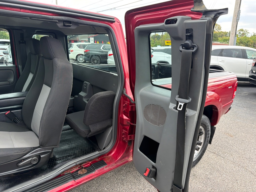 Photo 29 of this FORD RANGER